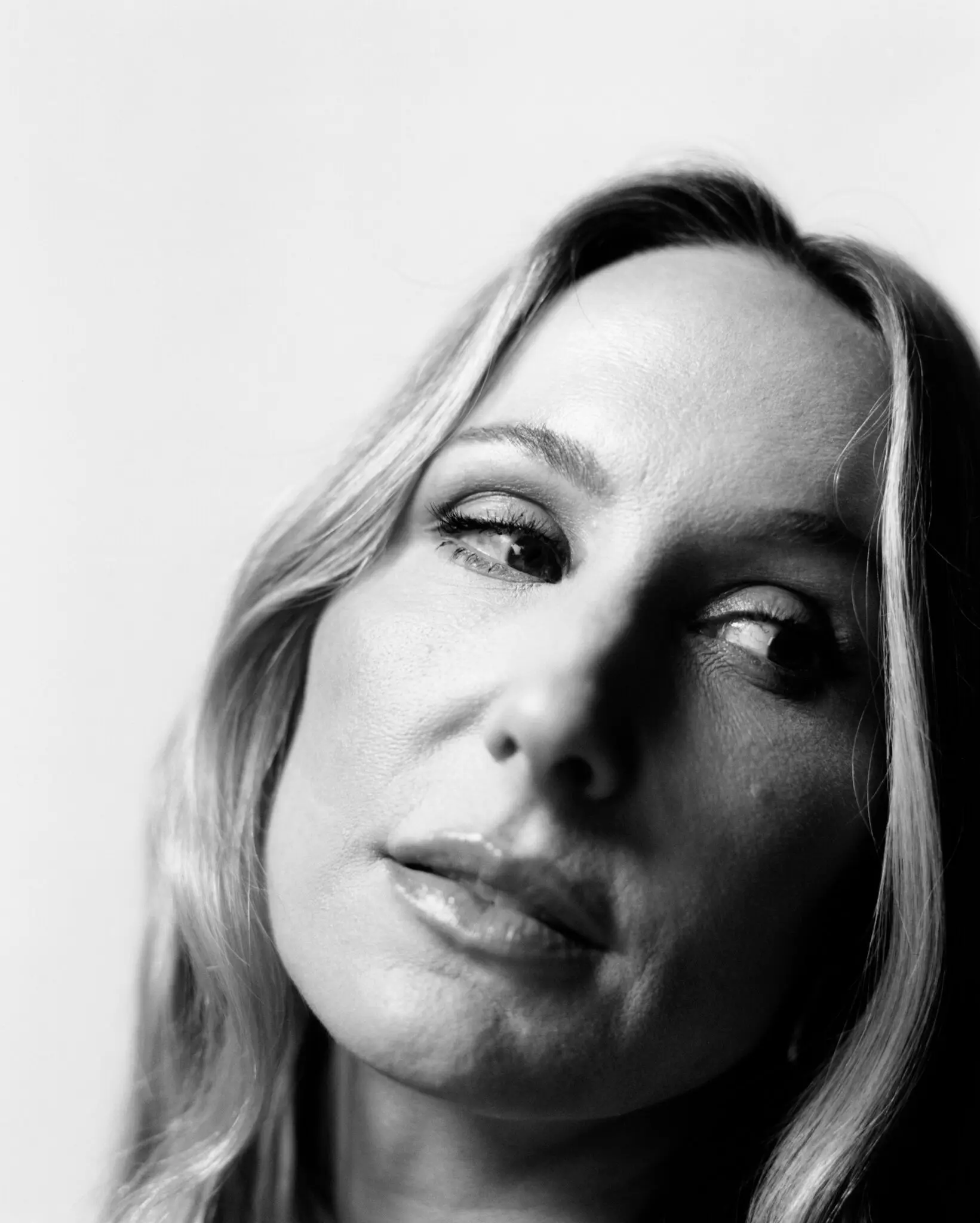 Ніккі Глейзер на Golden Globes: як створити ідеальний монолог у світі високих очікувань і суворих стандартів